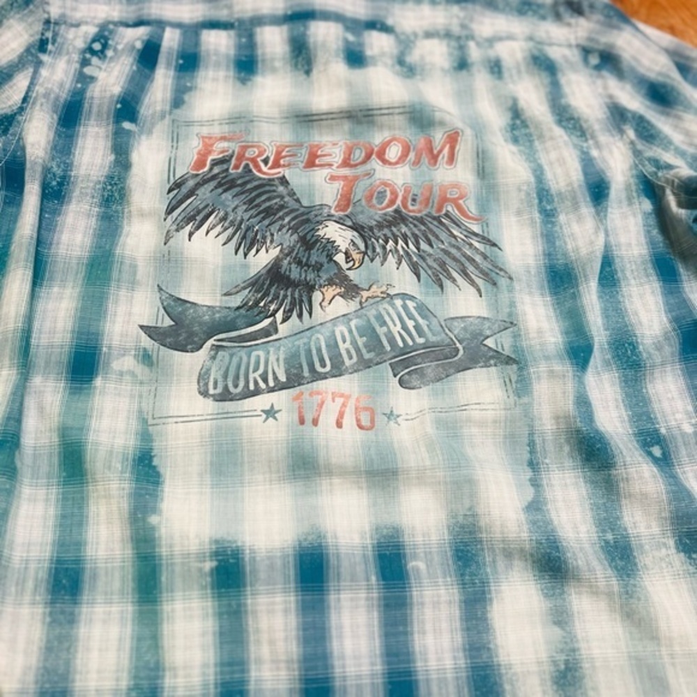 Distressed‎ Shirt